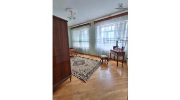 Երկու հարկանի քարե տուն Շիրակացու փողոցում Գյումրիում, 200 քմ, 400 քմ հողի վրա