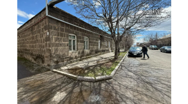 Մեկ հարկանի քարե տուն Ջիվանու փողոցում Գյումրիում, 118 քմ, 228 քմ հողի վրա, 2 սանհանգույց
