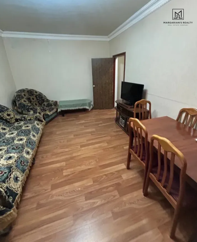 4 սենյականոց բնակարան Պարույր Սևակի փողոցում Գյումրիում, 100 քմ