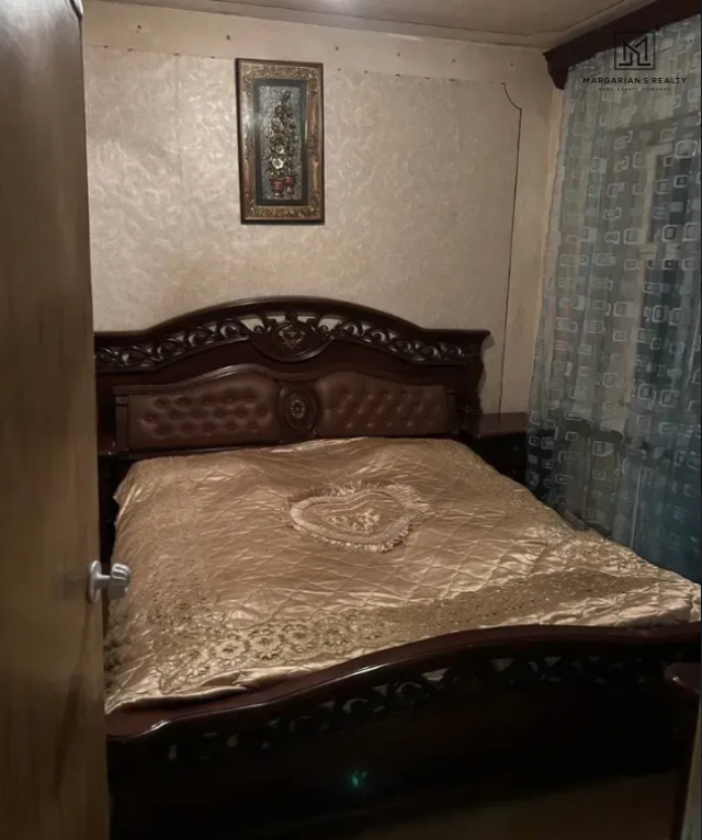 4 սենյականոց բնակարան Պարույր Սևակի փողոցում Գյումրիում, 100 քմ