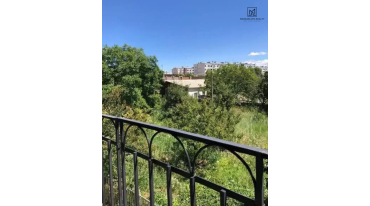 Երկու հարկանի քարե տուն, Հ. Սարգսյան փողոց 2-րդ անցում Գյումրիում, 200 քմ, 600 քմ հողի վրա