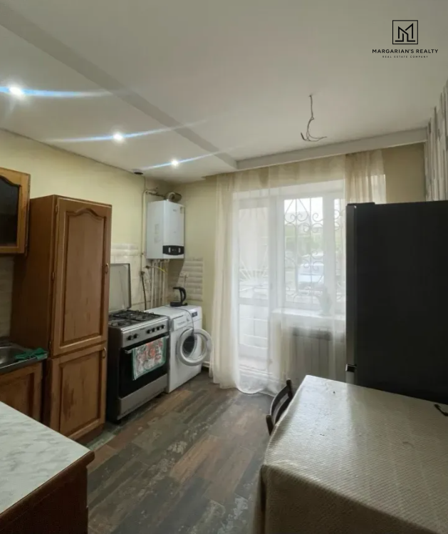 1 սենյականոց բնակարան Տրդատ Ճարտարապետի փողոցում Գյումրիում, 50 քմ, 1/4 հարկ