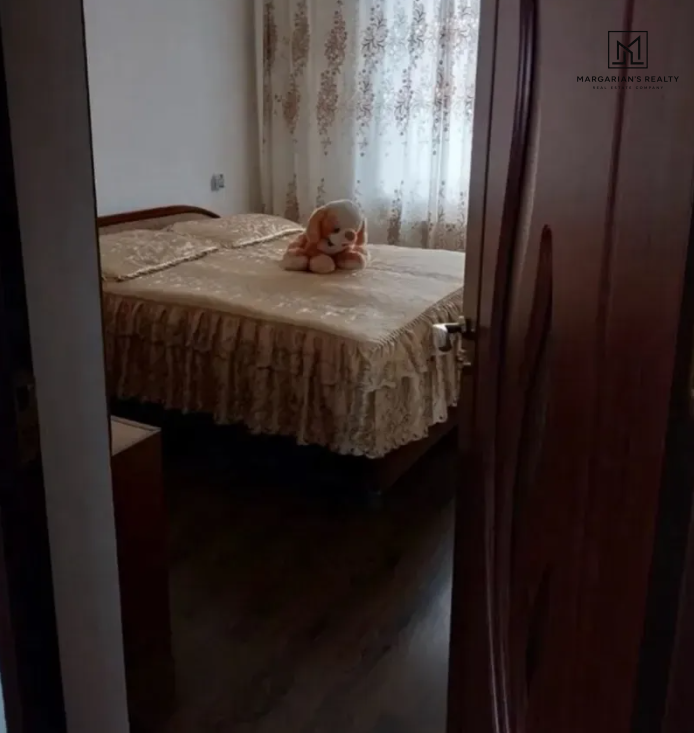 Երկու հարկանի քարե տուն, Chernishevski Street Գյումրիում, 200 քմ, 100 քմ հողի վրա, 2 սանհանգույց