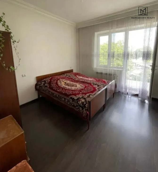 Երկու հարկանի քարե տուն, Chernishevski Street Գյումրիում, 200 քմ, 100 քմ հողի վրա, 2 սանհանգույց