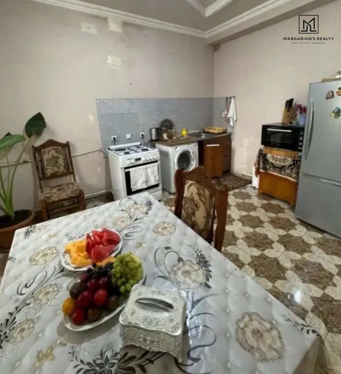 Երկու հարկանի քարե տուն, Chernishevski Street Գյումրիում, 200 քմ, 100 քմ հողի վրա, 2 սանհանգույց