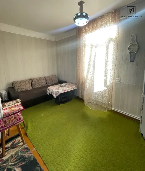 One-story stone house, 3rd lane of Rustaveli Street in Gyumri, 48 sqm, on 10 sqm of land