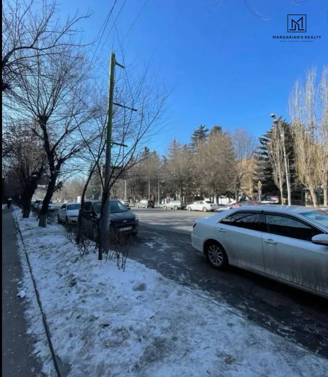 Բազմաֆունկցիոնալ գույք Սայաթ-Նովա փողոցում Գյումրիում, 45 քմ